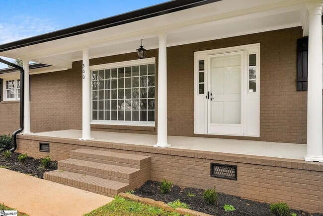 Photo - 300 Woodlake Rd