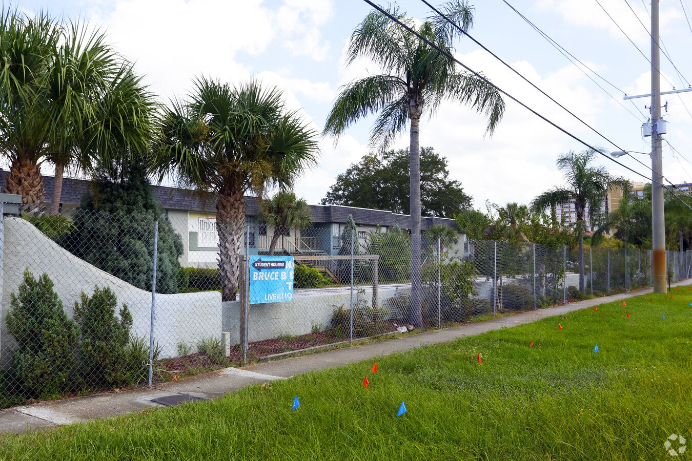 Union Park Apartments - Union Park Apartments