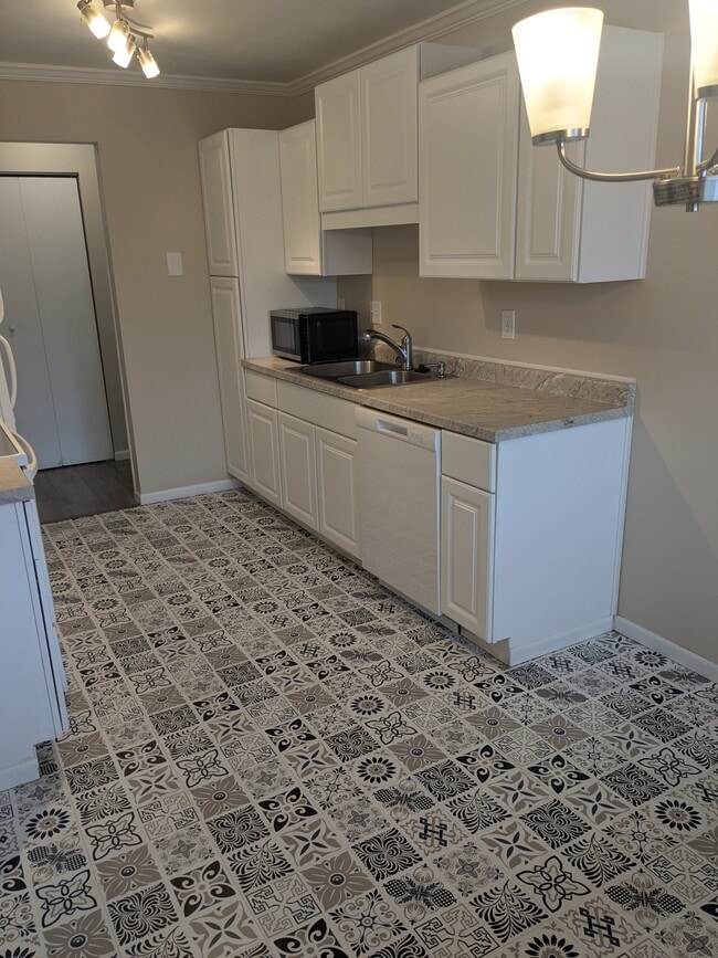 Fregadero de cocina - 5350 Camelot Dr Unidad 9