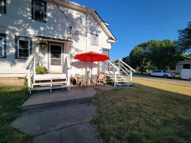 Photo - 219 S Broadway St