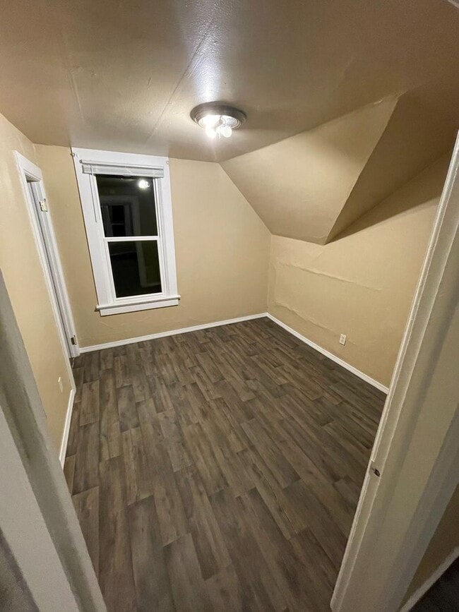 Photo - 841 S Oakland Ave Unit Upper