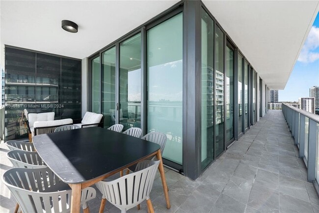 Photo - 480 NE 31st St Unidad 1207