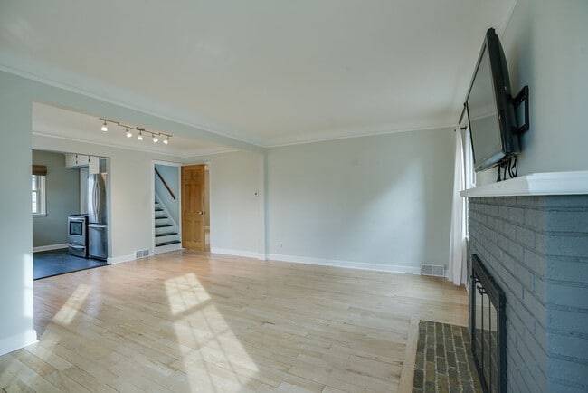 Photo - 3748 Perry Ave N