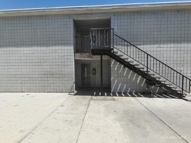 Photo - 2929 Elm Ave