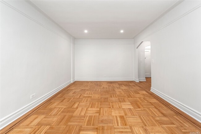 Photo - 141-25 Northern Blvd Unidad B11