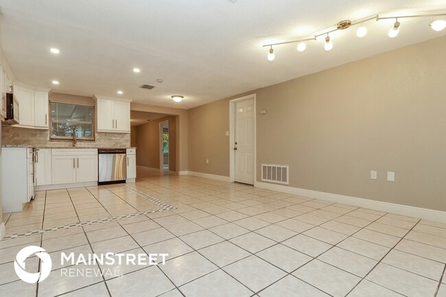 Photo - 9226 Rainbow Ln