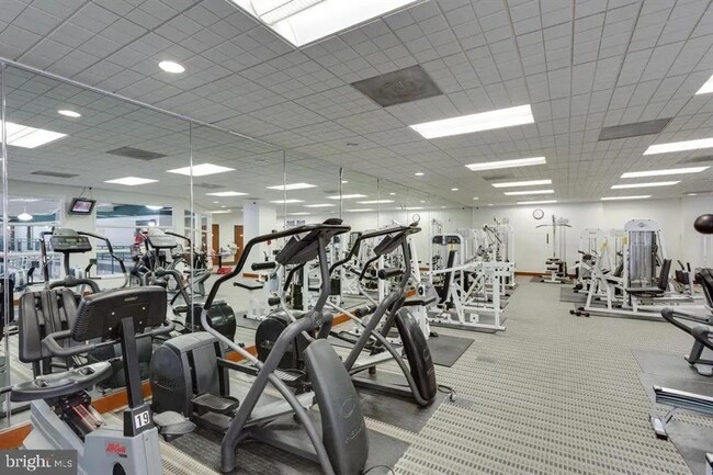 Photo - 307 Yoakum Pkwy Unit 1826