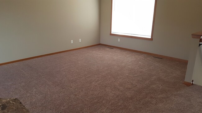 Photo - 3984 Stone Point Dr NE