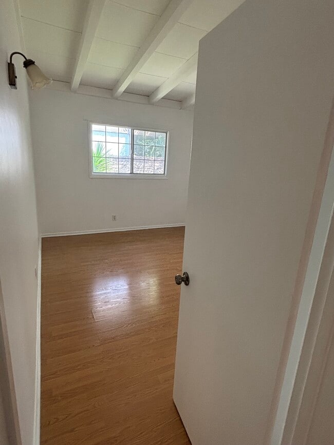 Photo - 2218 Carnegie Ln Unidad D