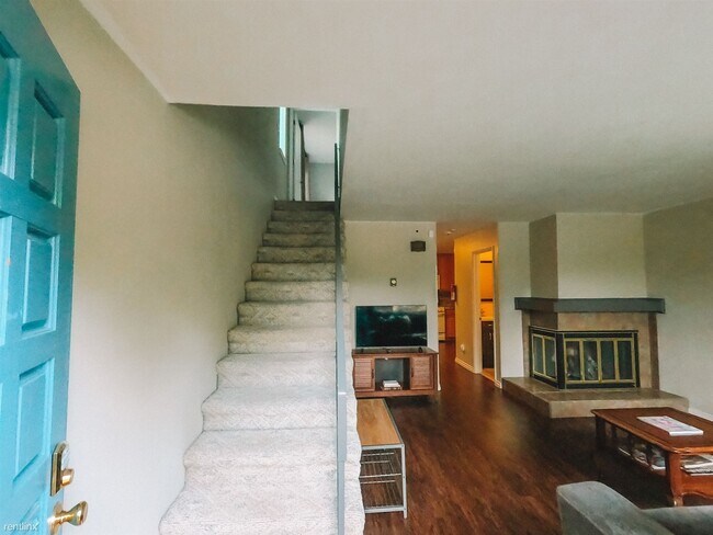 Photo - 2 br, 1.5 bath Condo - 2224 Glacier Street...