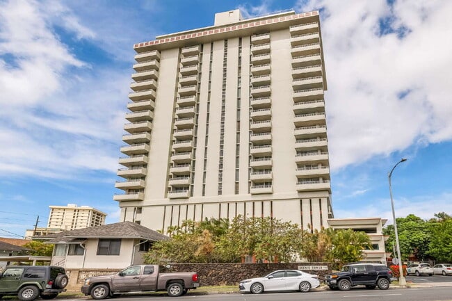 Building Photo - Bright & Breezy 1-Bedroom Condo in Moiliil... Unit #11F
