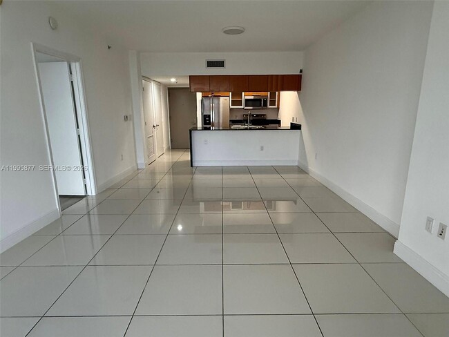 Building Photo - 1750 N Bayshore Dr Unit 5510