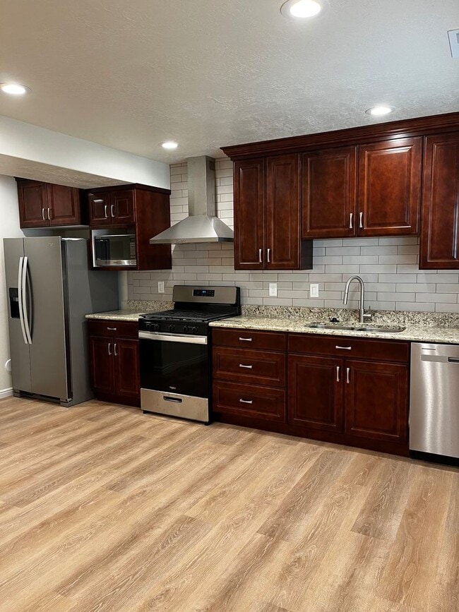 Photo - 937 W 550 S Unit 1