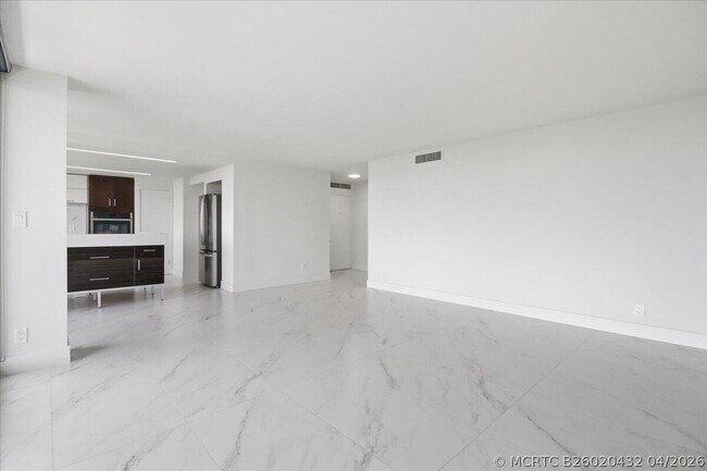 Photo - 936 Intracoastal Dr Unit 21c