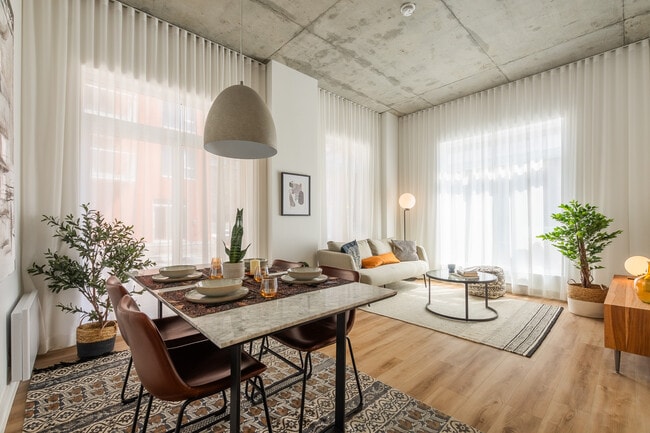 Building Photo - Mostra Maisonneuve