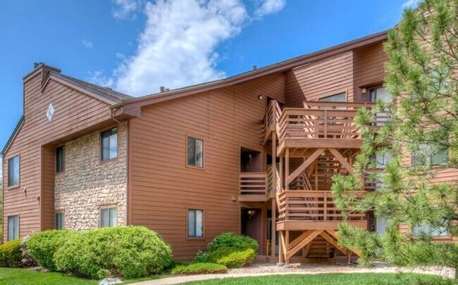 Building Photo - 2bd/2bath Condo, A Boulder Gem with recent... Unit 2