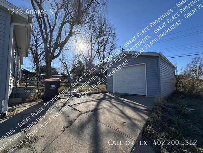 Photo - 1225 Adams St