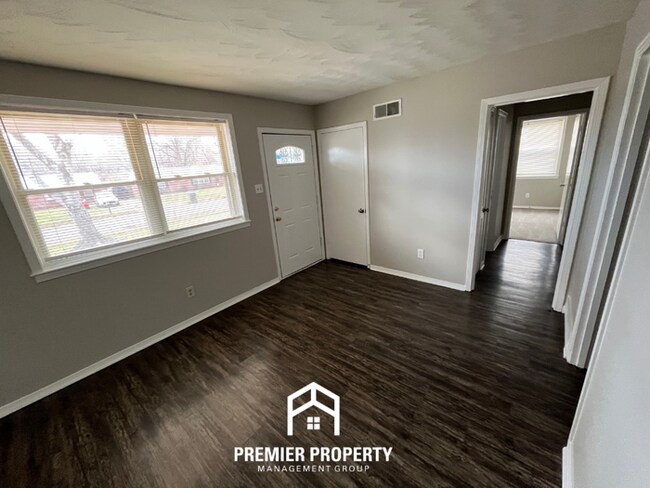 Photo - Spacious 4-Bedroom Memphis Home with Brick Fireplace & Fenced Backyard