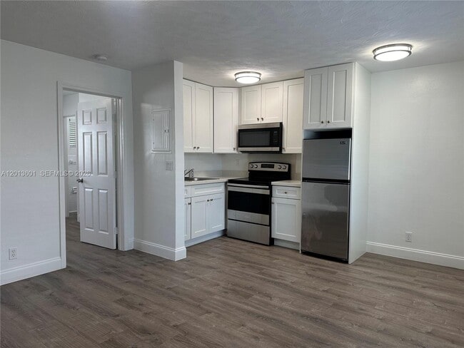Building Photo - 4246 Sea Grape Dr Unit 1