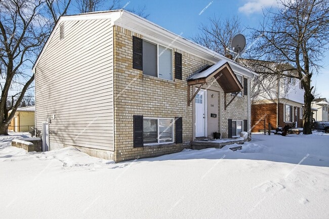 Photo - Fully Remodeled 4-Bedroom Home in Desirable Neighborhood in Pontiac for Rent!