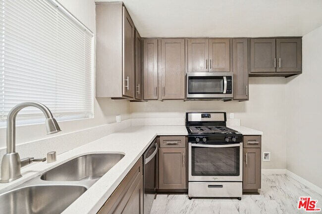 Photo - 3652 Carmona Ave Unidad 7