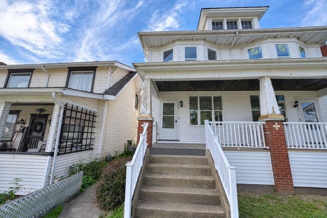 1203 Indiana St