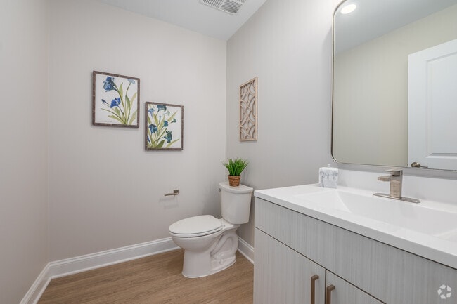 2BR, 1.5BA - Townhouse - 1,356SF - Second Bathroom