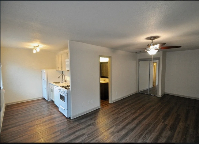 Photo - 4101 Douglas Ave Unit 102