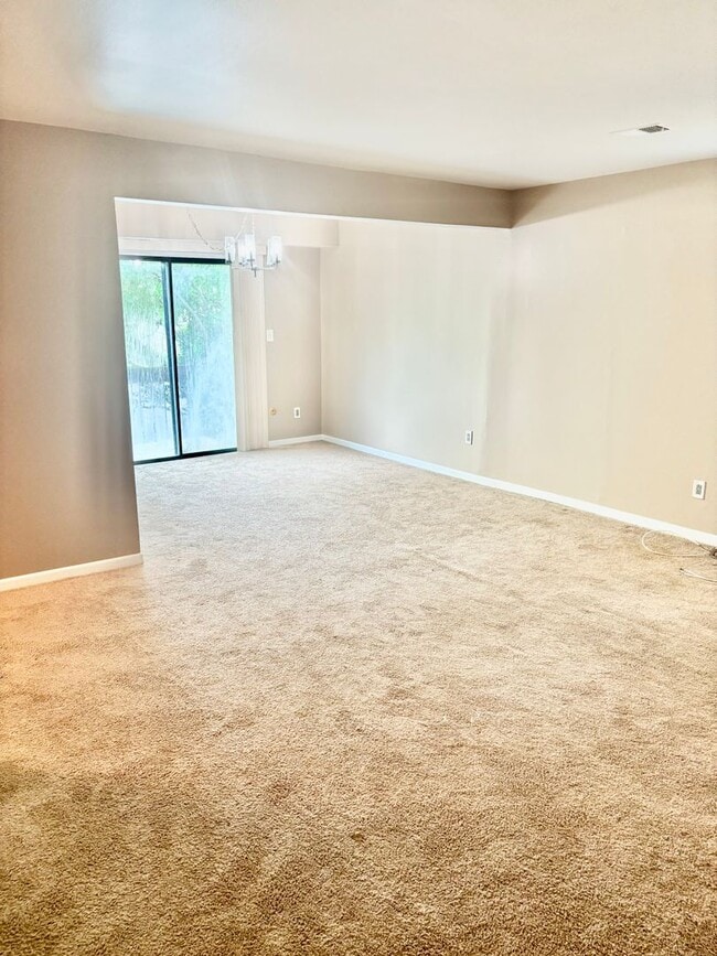 1 Bedroom, 1 Bathroom Condo located in the... - 1 Bedroom, 1 Bathroom Condo located in the...