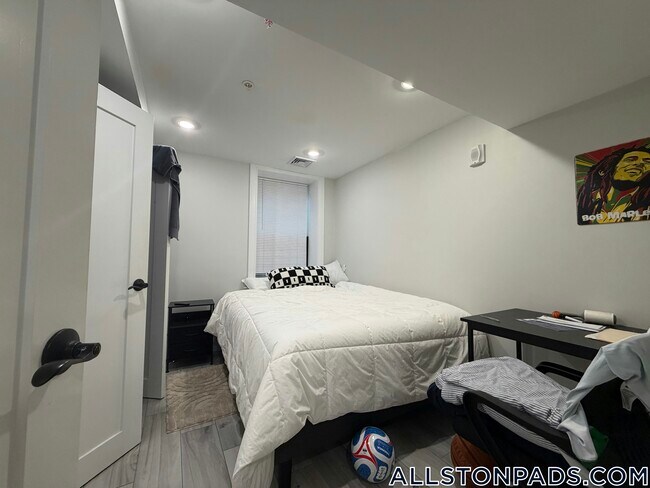 Photo - 79 Linden St Unit 1