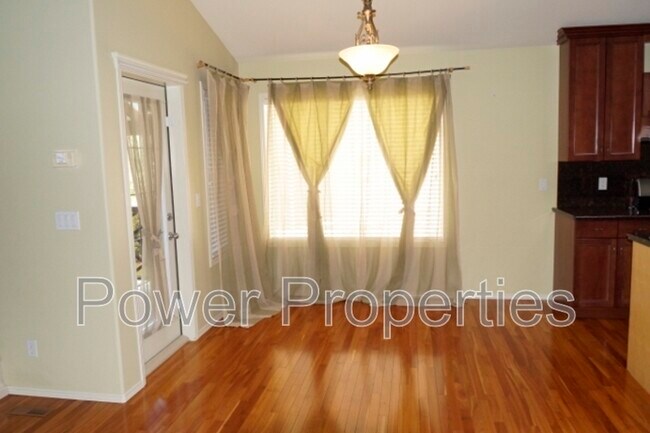 Photo - 138 Discovery Ridge Blvd SW