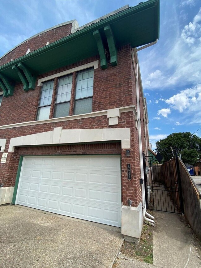 Photo - Contemporary M Street Duplex with 3rd Floo...