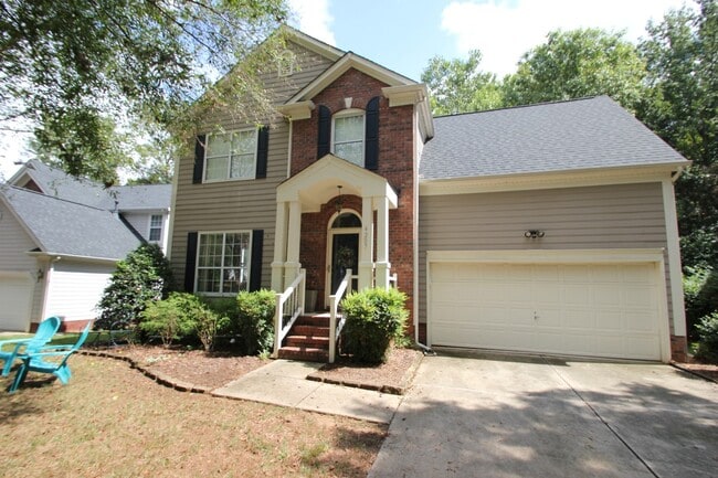 Building Photo - This home is so charming that you will fall in love!