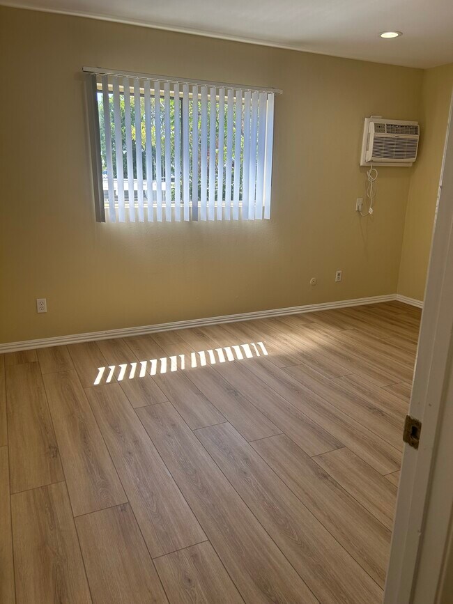 Photo - 18650 Hatteras St