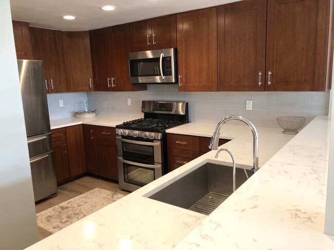 Photo - 736 Gould Ave