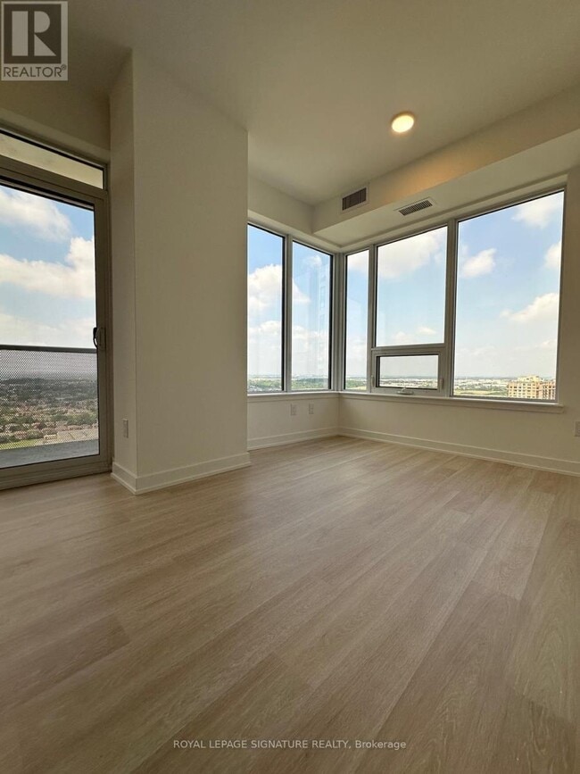Photo - 5105 Hurontario St Unit 2208