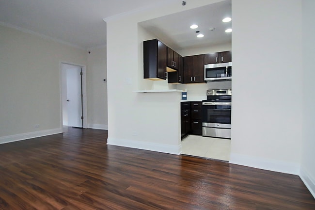 Photo - 217 E Chestnut St