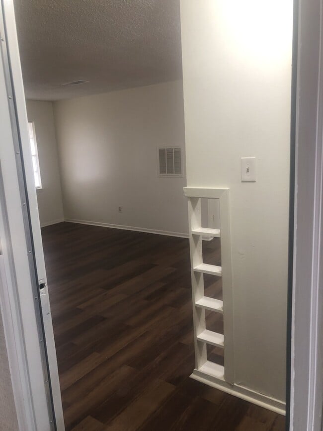 Photo - Belle Vue Villa Apartments