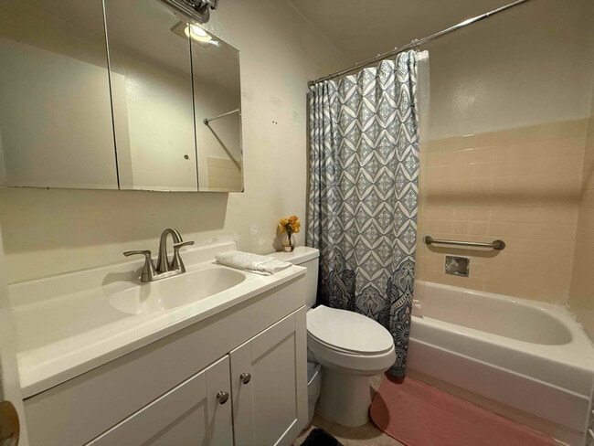 Photo - 601 14th Ave E