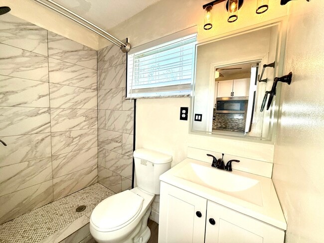 3548 NW 39th Ave
