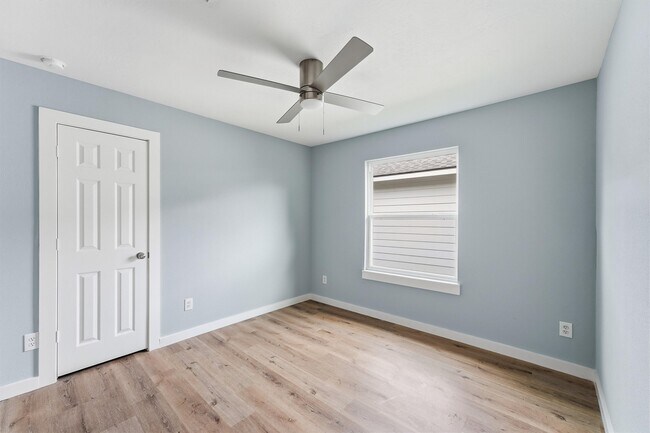 Building Photo - 25414 Barmby Dr