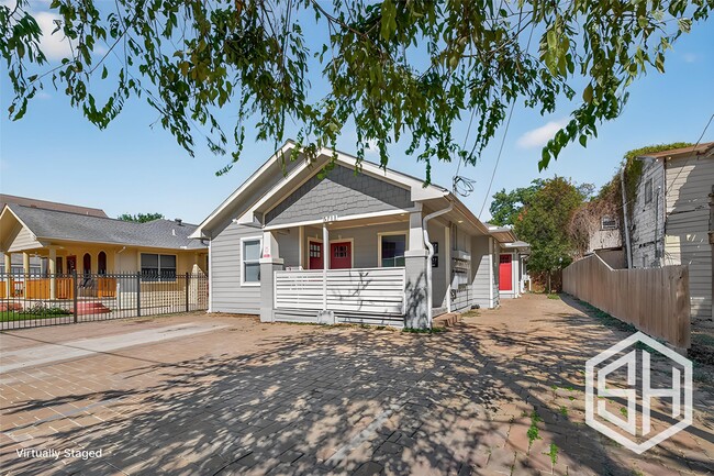 Building Photo - 5711 Brady St Unit 4