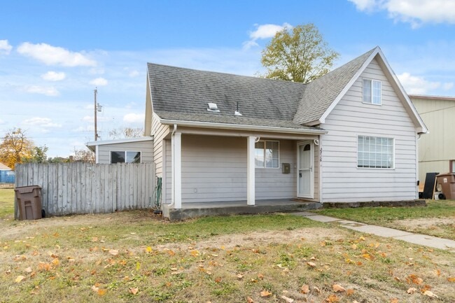 Recently Updated Single Family Home on Spo... - Recently Updated Single Family Home on Spo...