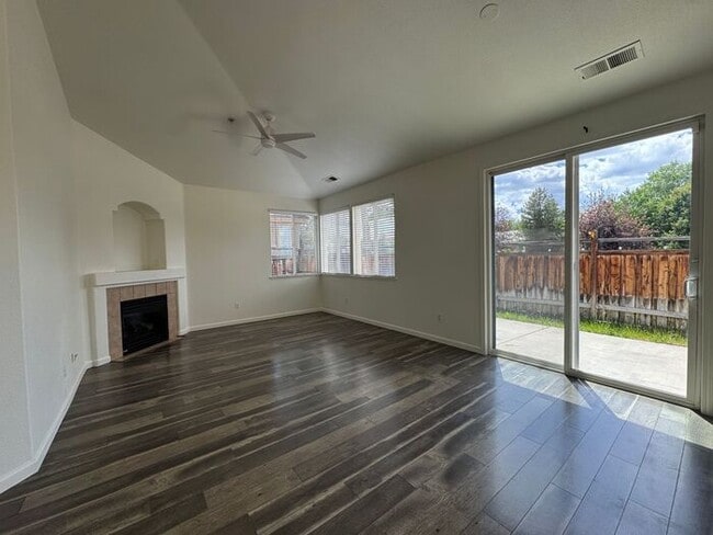 Photo - 3 Bed , 2 Bath in Wingfield Springs!
