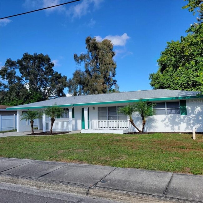 3439 McIntosh Rd