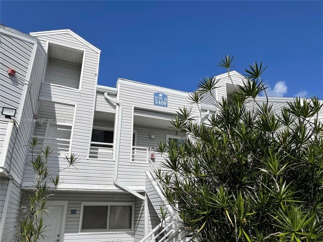 Photo - 3409 NW 44th St Unit 204