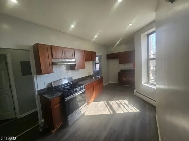 Photo - 150 Broad St Unidad 3C