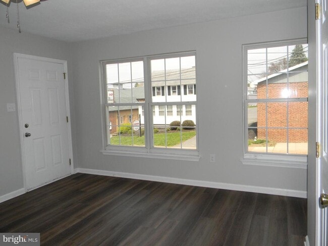 Photo - 104 W Main St