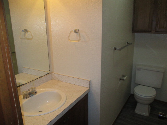 Photo - 716 Swan Lake Rd