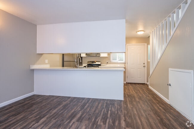 2BR, 1BA - 1,100SF - Dining Room
